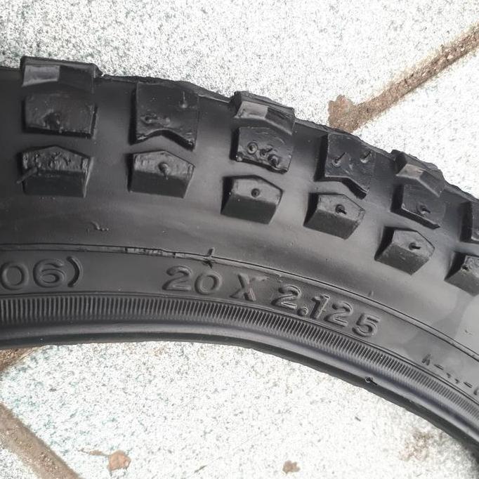 BAN LUAR SEPEDA UKURAN 20 INCH