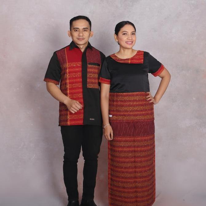 Kemeja Etnik Tenun Ulos RAGIHOTANG Asli Model : Riana