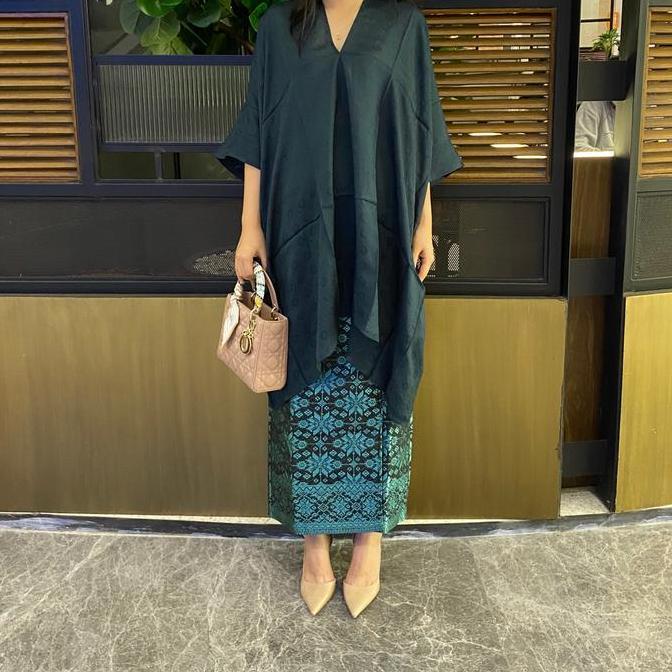 Lausboutique-Tunik Aruna Polos-Seri Rimba-Tunik Batik [Hanya Atasan]