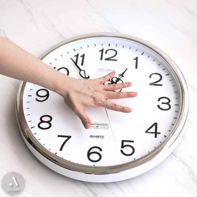Estiloren Jam Dinding Besar 45 cm