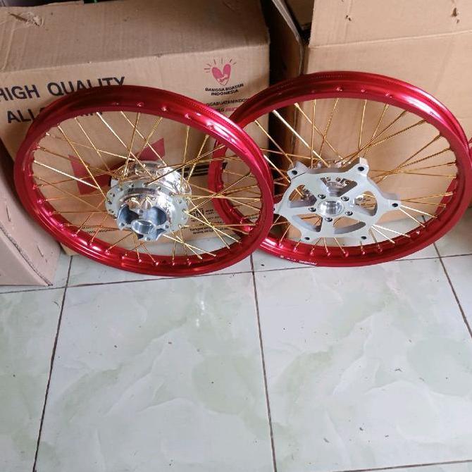 velg v Rossi paketan Honda Sonic ring 17 x140/140 Original
