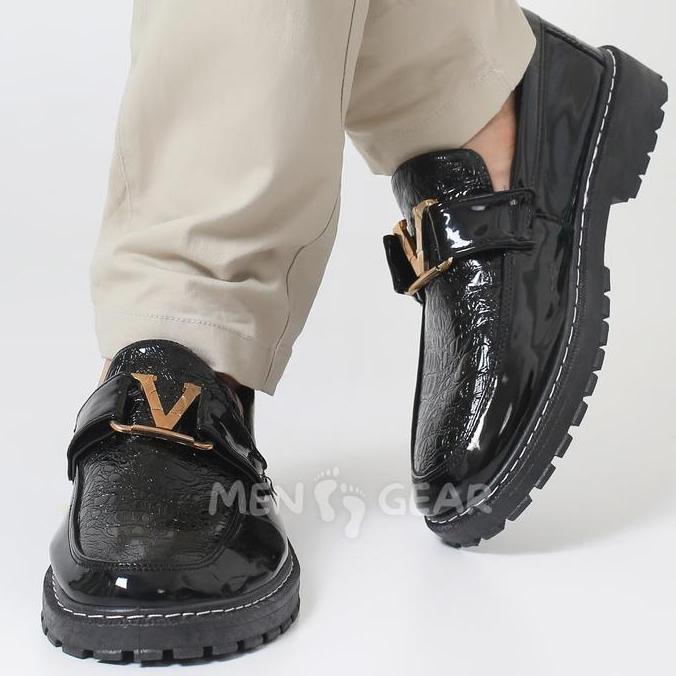 MENFOOTGEAR Vincenzo  Sepatu Pria Original Sepatu Loafers Kerja Formal Cowok Docmart Hitam Fantofel 