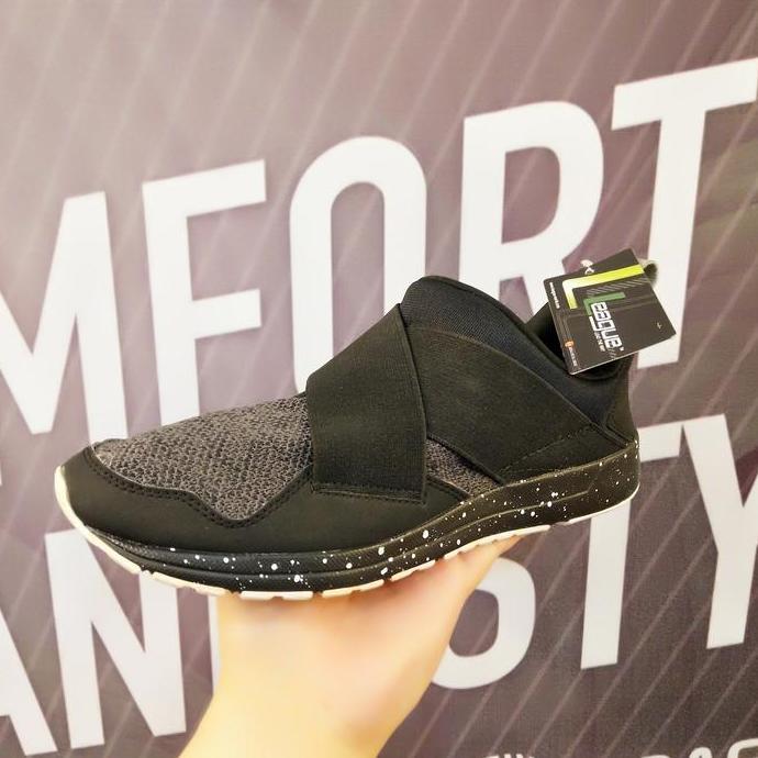 Sepatu League Hitam Vault Slip on Pria Sneakers Cowo Orinal