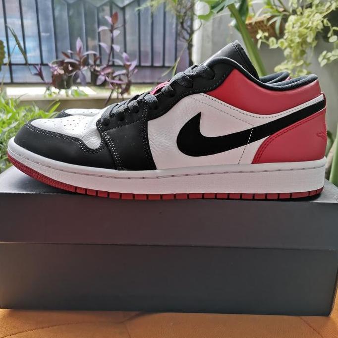 Air Jordan 1 Low Black Toe