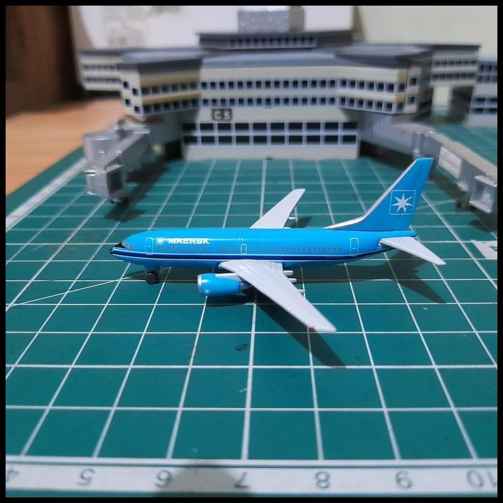 HOT DEAL HERPA WINGS SKALA 1:500 - BOEING 737-300 KSREAM AIRLINES (HWL09) 