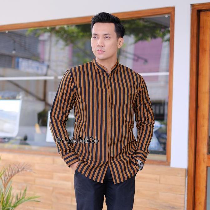READY Baju Tradisional Lurik Ekslusif By AryaBatik Kemeja Lurik Lengan Panjang Lurik Pria Black Grey