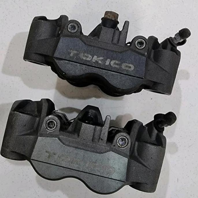 Kaliper depan kanan TOKICO 4 piston Radial Honda CBR 600 1000 cc