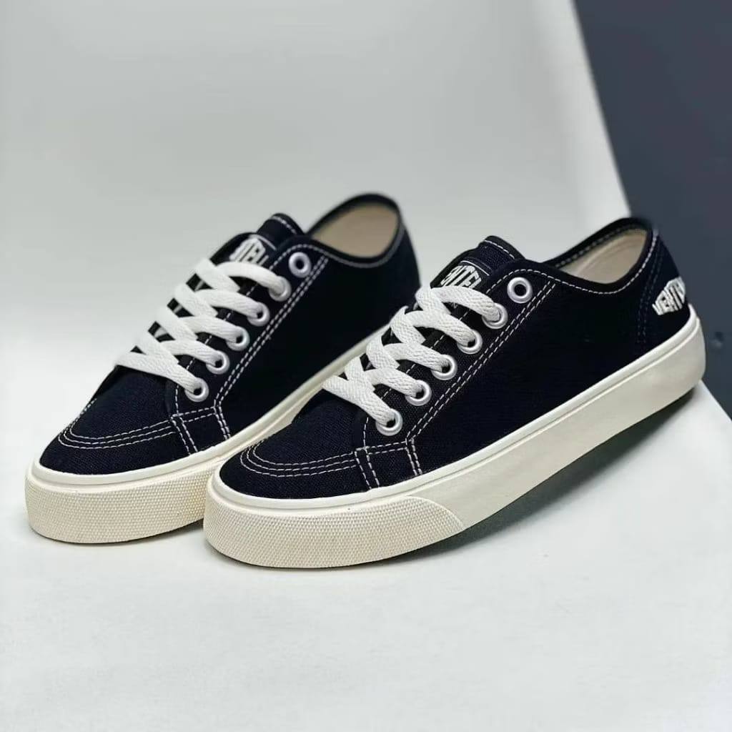 Sepatu Ventela Alpha Low Sepatu Sneakers Hitam Putih - Casual Shoes