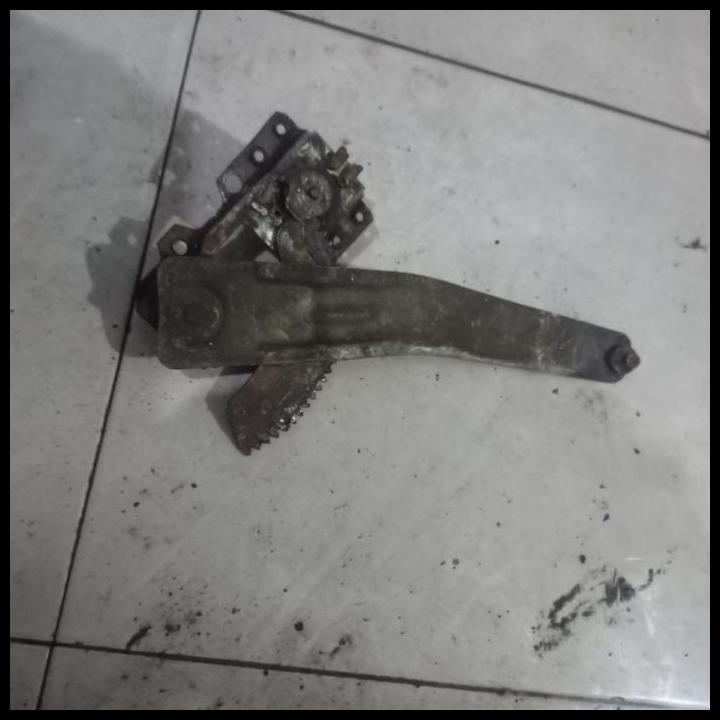 TERMURAH REL REGULATOR KACA PINTU BELAKANG KANAN MAZDA 323 86-88 FORD LASER 1.3 