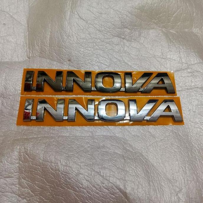 emblem tulisan innova bagasi innova reborn black crome/crome Car