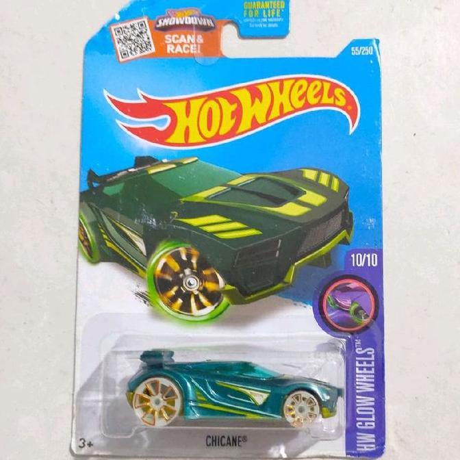 Hotwheels Hot Wheels Chicane hijau 2016 HW Glow Wheels