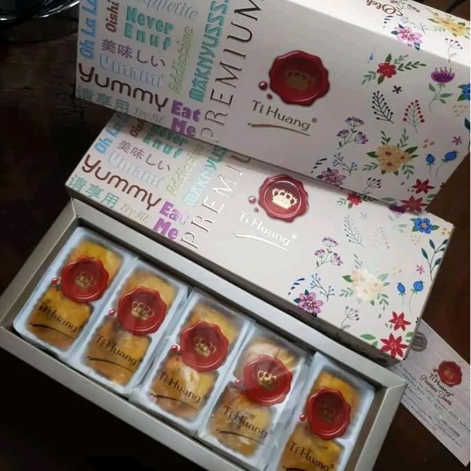 Ti Huang Taart Nastar Premium Quality Oleh Oleh Khas Medan Varian Pineapple Nastar Keju Varian Duria