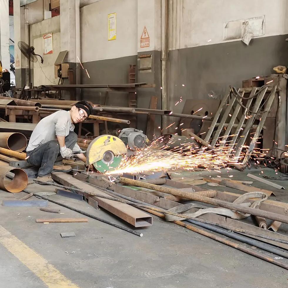 Self-Loading Mobile Concrete Mixer for Sale - Efficient on-Site Mixing Solution Competitive Prices