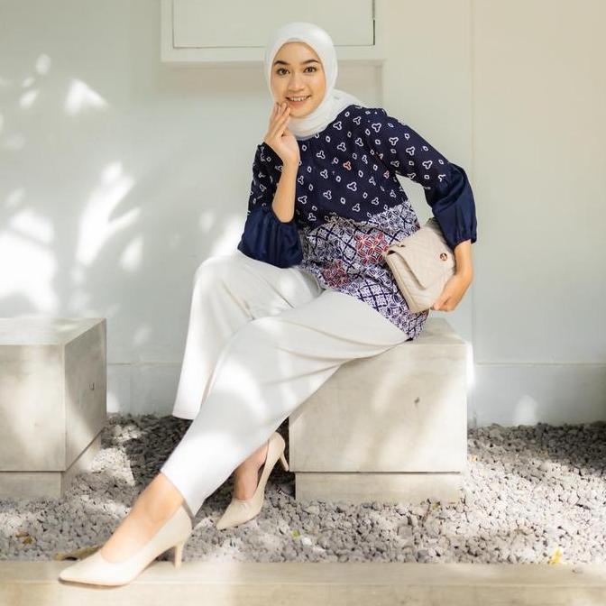 Greesa Blouse - batik kerja wanita atasan blouse batik seragam batik modern batik hijab batik premiu