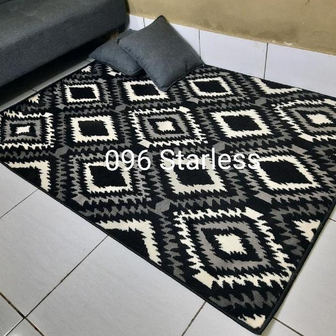 Karpet Kecil Bawah Meja Hitam Putih Monocrome Abu-Abu Grey Momento Moderno 115X155 Cm Hitam