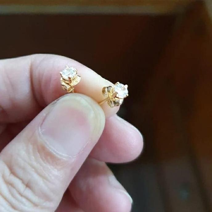 Gasajasii- Giwang Anting Tusuk Desi 0,5 Gram 700 70% Emas Asli