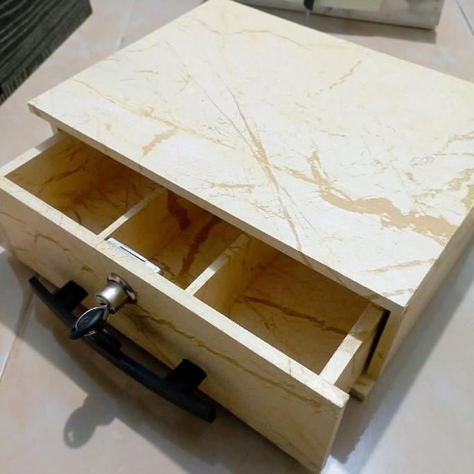 PROMO ..Kotak uang sekat 3 kotak serbaguna laci estetik laci uang free kunci Penyimpanan Kayu