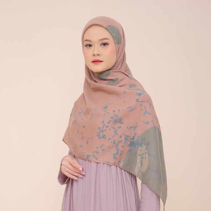 Bagusbanget- Zm Zaskia Mecca - Paola Coral Scarf Hijab Syari Segi Empat Bunga Saudia Voil 130X130Cm 