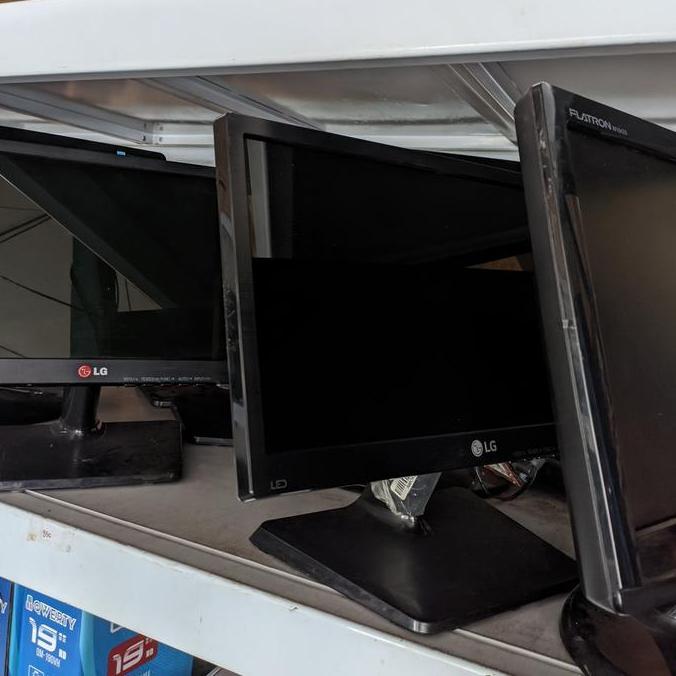 MONITOR SECOND LED 16 INCH LIKE NEW