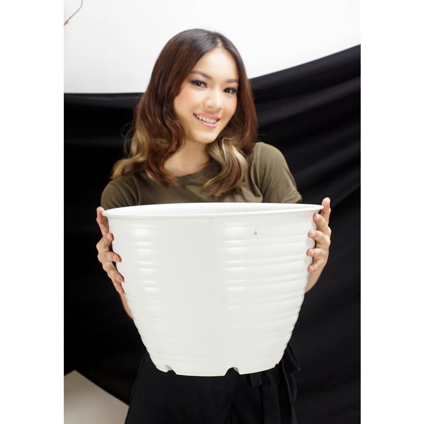 Ready Ori Pot Super Tawon 40 Cm Putih Pot Plastik Bunga Tanaman Pot Tawon Jumbo Besar Putih Tebal Mu