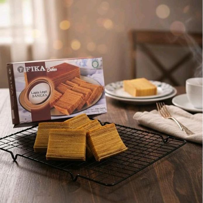 Lapis Legit Bangka Fika Cakes Yang Basah Bikin Meleleh Di Lidah  Food Brownies Frozen Gula Telor Pas