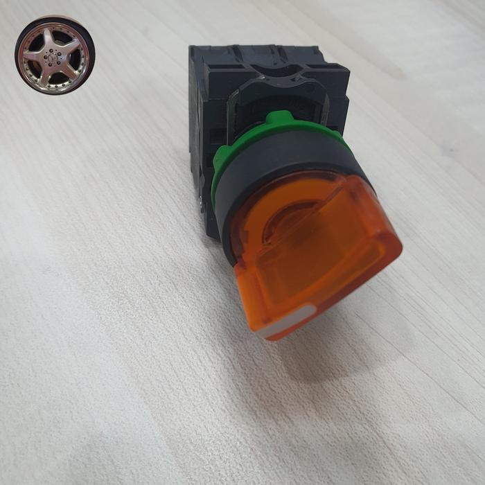 Schneider Selector Switch Xb5Ak125B5 2 Posisi 22Mm Led Terang Dengan Pegangan Oranye Universal 24V A
