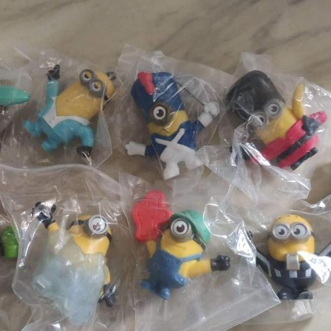 Happy Meal Minion Gold Luar Negeri