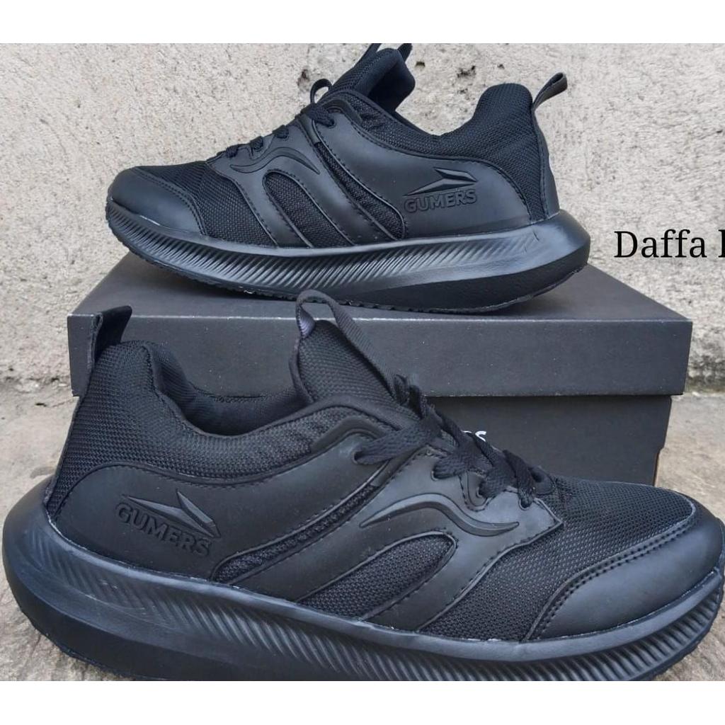 Sneakers Hitam Polos, Sepatu Pria Wanita Hitam Polos, Sepatu Sekolah Hitam Polos, Sepatu Kerja Pria 