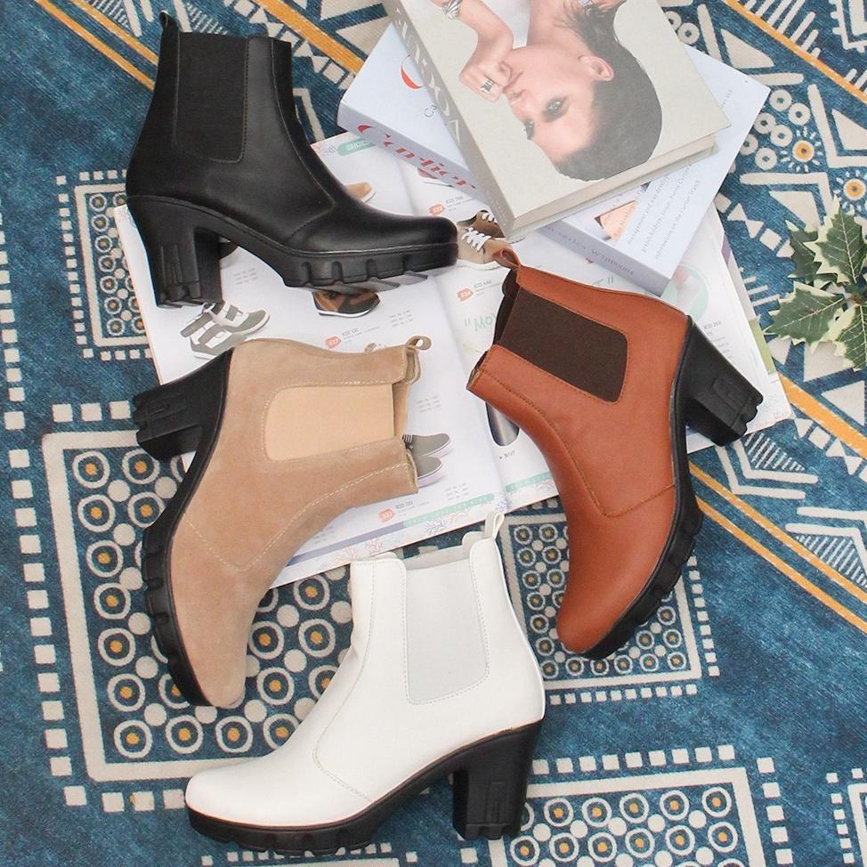 NEW DEALS Hertz - Sepatu Boots Wanita V 3371 Heels Wanita Trendi Berkualitas Warna Hitam