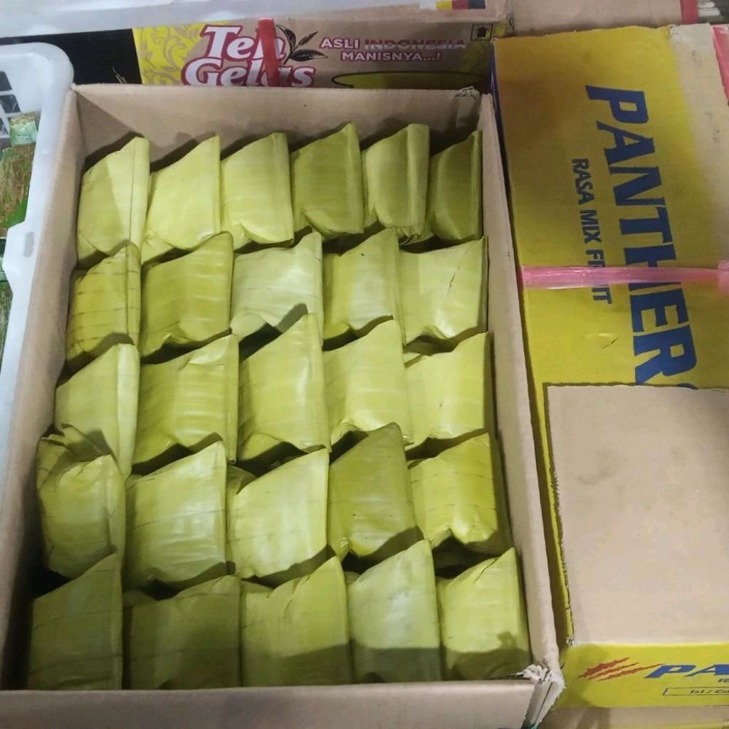 Pisang Daun Nagasari Kemuning Orginal / Nagasari Pisang Daun Khas Nusantara