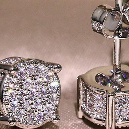 Anting Emas Tusuk Anting Berlian Bulat Empat Garpu Pria Untuk Aksesori Hip-Hop Punk Zirkon Wanita