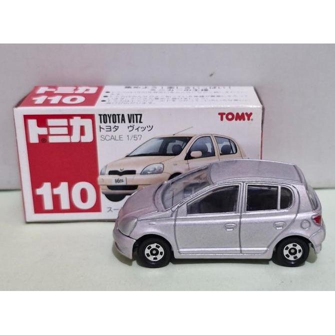 Tomica Takara Tomy Merah 110 Toyota Vitz