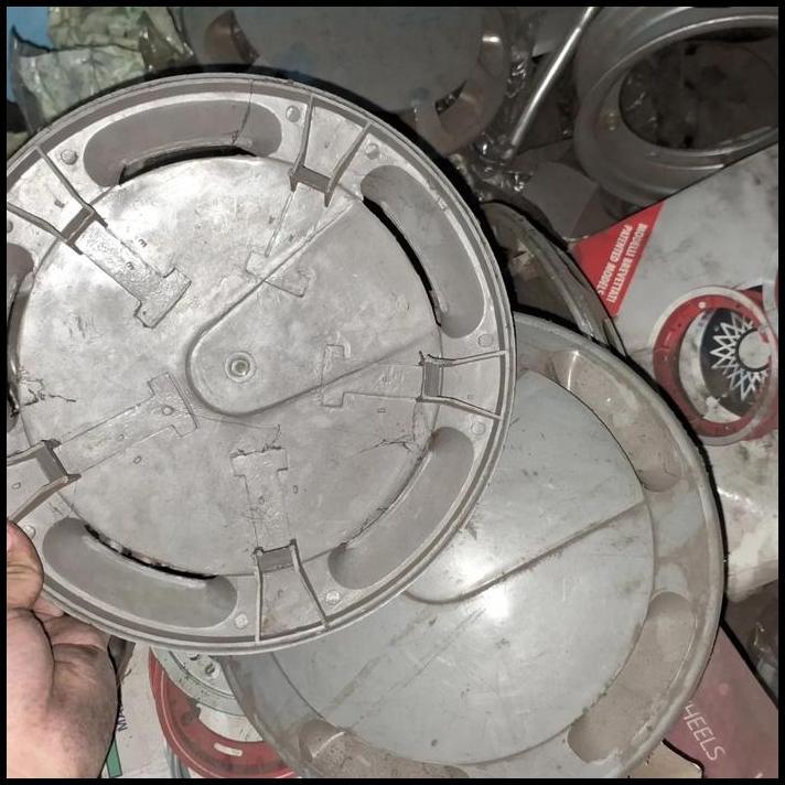 TERLARIS WHEELDOP RING 10 NOS TANPA BRAKET. VESPA CORSA BAJAJ EXCEL 