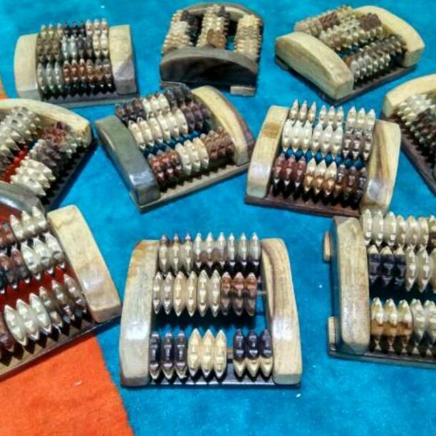 Alat Pijat Kayu Sonokeling Untuk Kaki 3 Gerigi Teratas