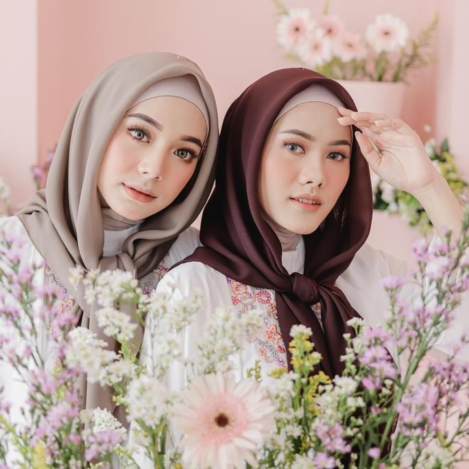 RIFANYHIJAB Bella Square Premium Wanita Muslim Jilbab Empat Pollycotton Plain Square