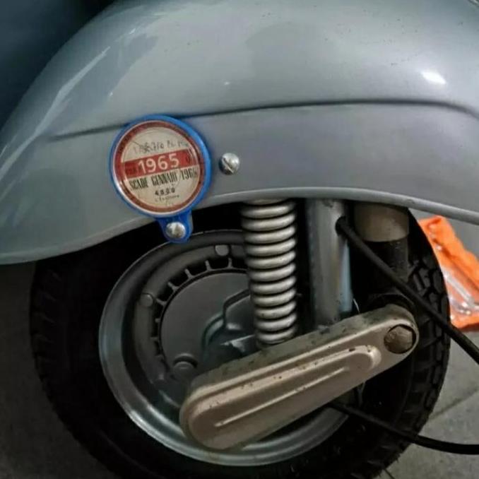 emblem tax holder vespa