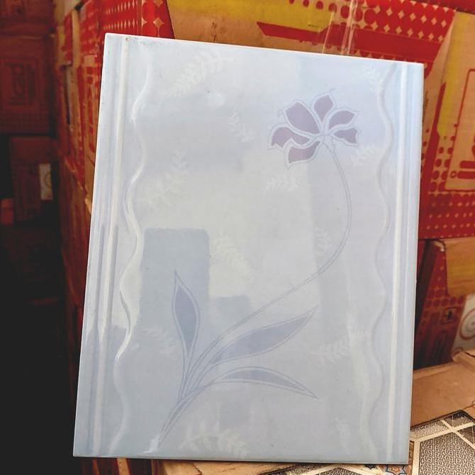 KERAMIK 20X25 BIRU MOTIF/ KERAMIK 20X25 BIRU MOTIF