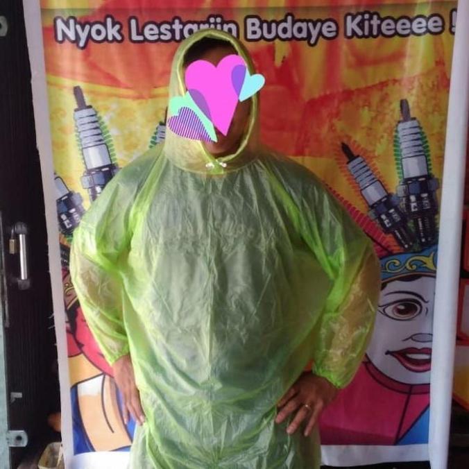 jas hujan karet , jas ujan karet ponco . jas ujan