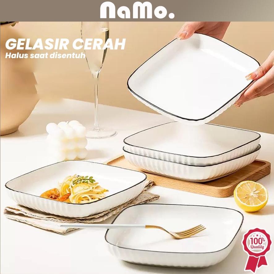 Namo Gift Piring Kotak Putih List Hitam