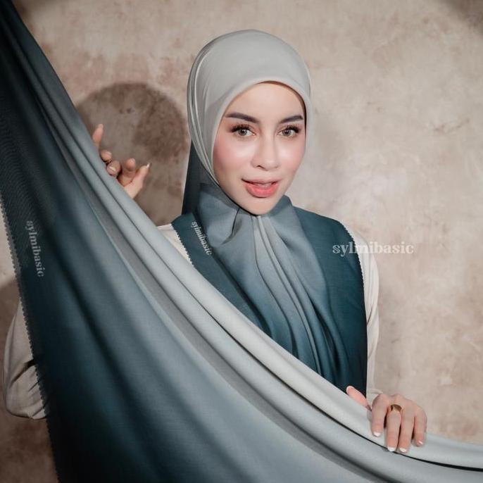 Latet- Aghnia Gradient Scarf By Sylmibasic Official