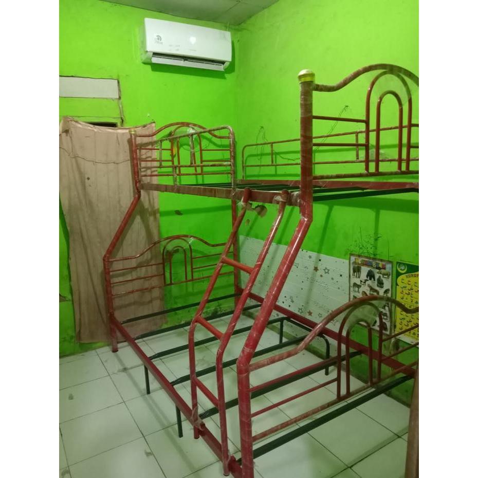 Ranjang Besi Tingkat /Ranjang susun 3/4 Tanpa Kasur + Rakit