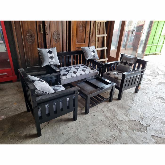 Set Kursi Kayu Minimalis 211 (Termasuk Meja dan Bantal)