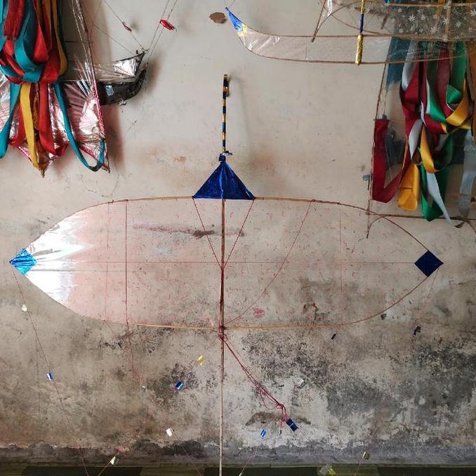 layangan dan pitu-pitu satu set