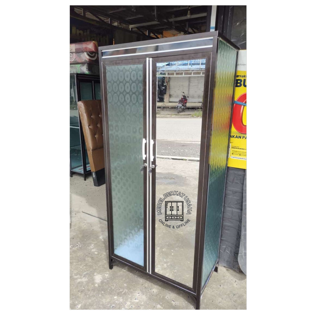 Lemari Pakaian Kaca Aluminium