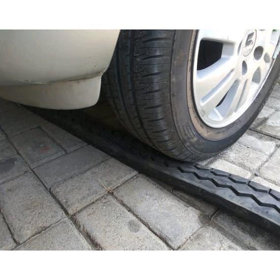 Polisi Tidur Material Ban Bekas Truk Panjang 3 Meter Kualitas Terbaik Harga Termurah