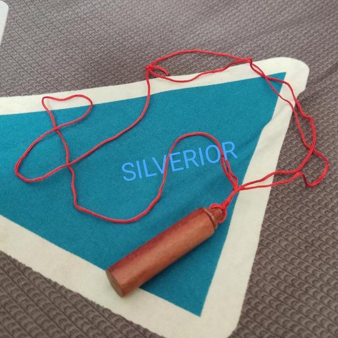 DS42 - Kalung tali benang merah liontin botol tabung kayu fengsui hoki