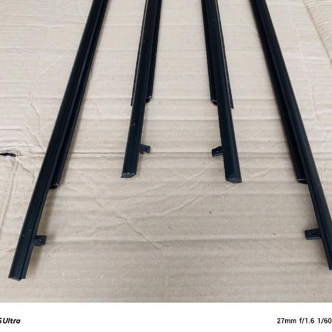 PELIPIT KARET PINTU KACA LUAR SUZUKI X-OVER WEATHER STRIP KACA LUAR SX4 X-OVER HITAM PNP UNTUK MOBIL
