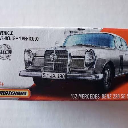 Matchbox 62 Mercedes Benz 220 SE sedan