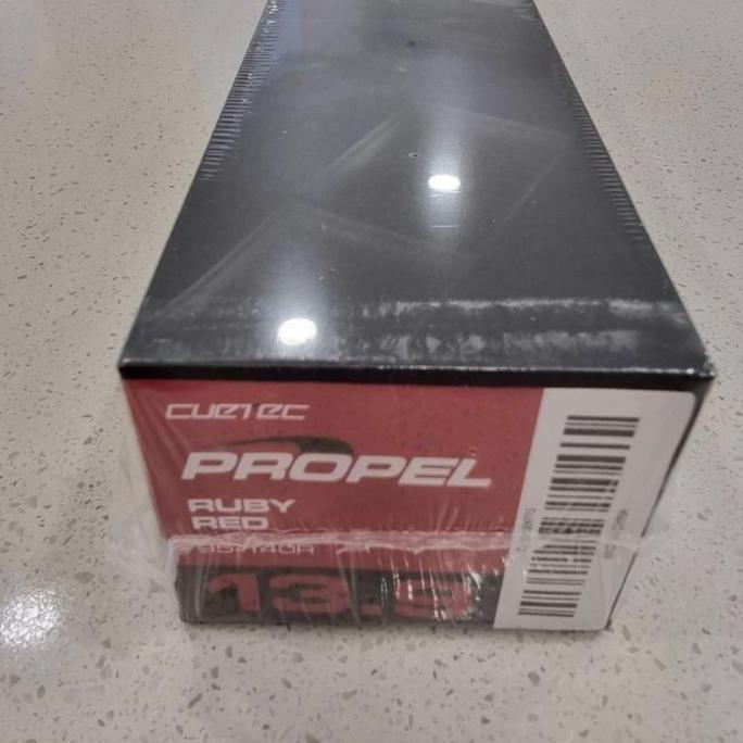 Cuetec Propel Red Jump Cue Brand New