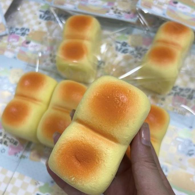 [ Ready ] Squishy Royal Soft Super Soft Slow Rising Kualitas Terbaik Model